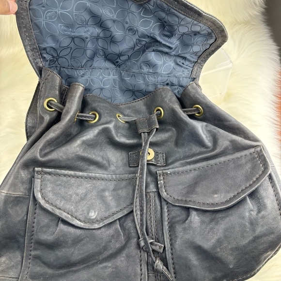 FOSSIL BLACK ALL LEATHER BACKPACK - Picture 4 of 9